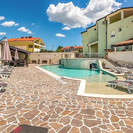 Cozy In With Wifi Appartamento *